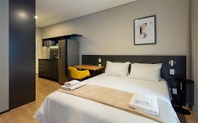 BHomy Pinheiros - Excelente localização MR 217A